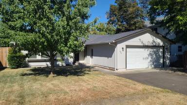 Main picture of 820 Garfield St