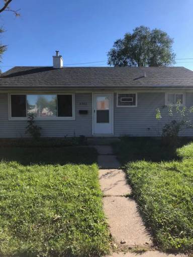 Main picture of 6901 W Sheridan Ave