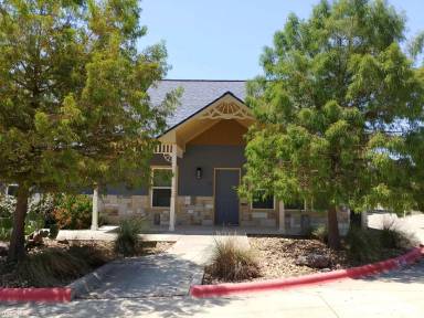 Main picture of 2650 Beck St