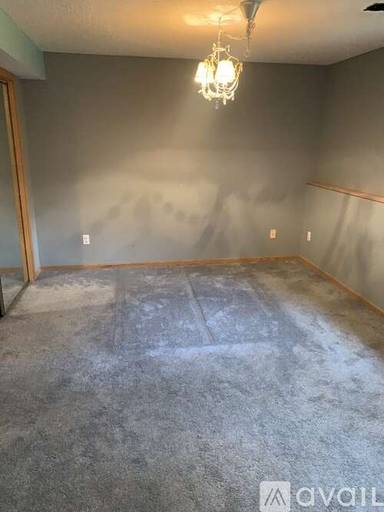 Main picture of 706 Meadow Ln