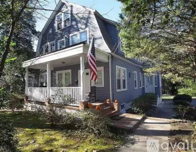 Main picture of 440 N May St