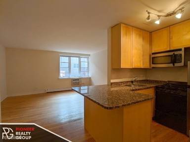 Main picture of 625 W Wrightwood Ave Apartments