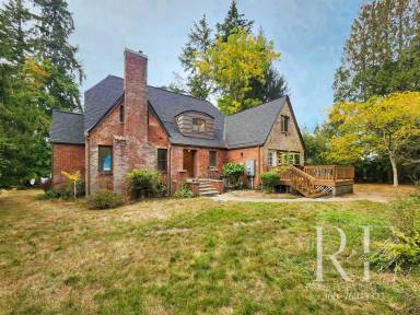 Main picture of 9051 Sunset Ln NW