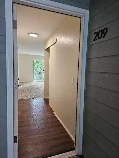 Main picture of 13716 15th Ave NE