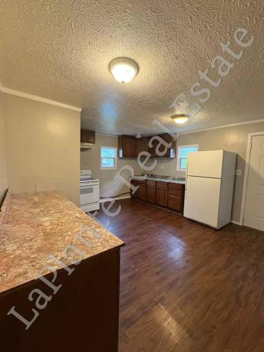 Main picture of 1534 Pinewood Ave