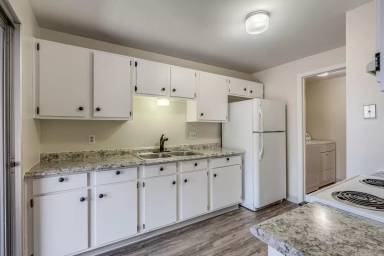 Main picture of 1685 London Cir