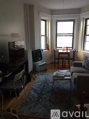 Main picture of 63 Burbank St