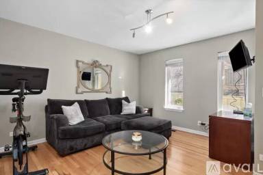 Main picture of 2331 N Lister Ave