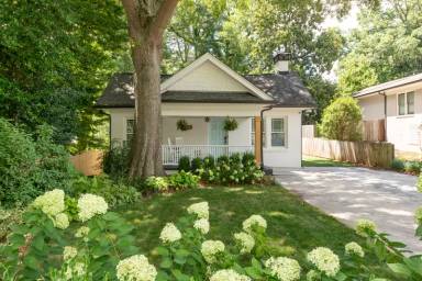 Main picture of 2278 Oakview Rd NE