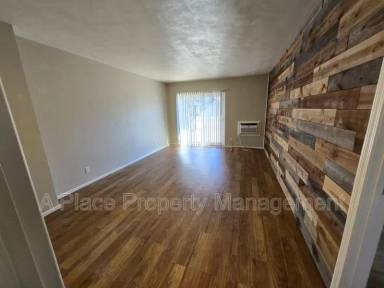 Main picture of 2727 Hampton Ave
