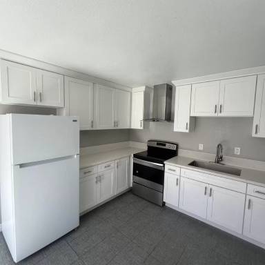 Main picture of 5230 Laurel St