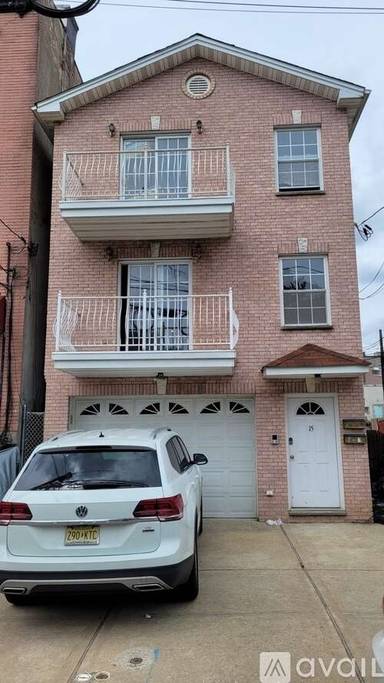 Main picture of 15 Cambridge Ave
