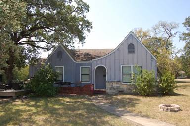 Main picture of 300 Montclair Ave