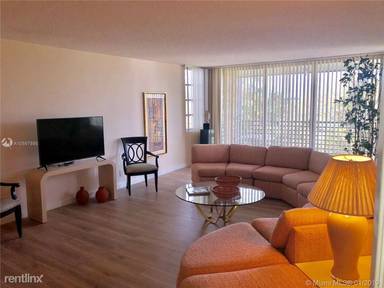 Main picture of 625 Oaks Dr