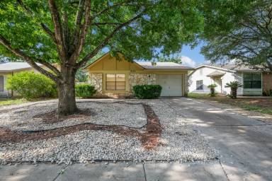 Main picture of 9726 Hidden Cross