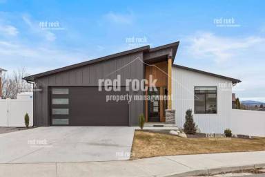 Main picture of 1202 S Greenacres Rd