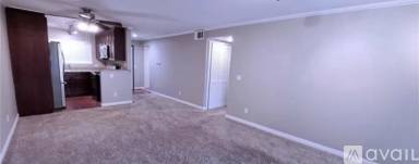 Main picture of 5515 Canoga Ave