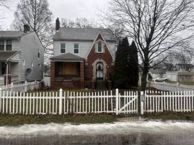 Main picture of 516 Wrexham Ave