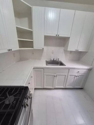 Main picture of 1735 W Vernon Ave