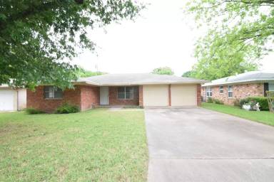 Main picture of 3021 Shady Hill Dr