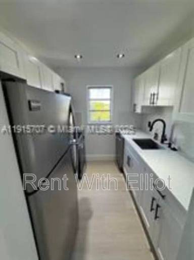 Main picture of 1701 Washington St
