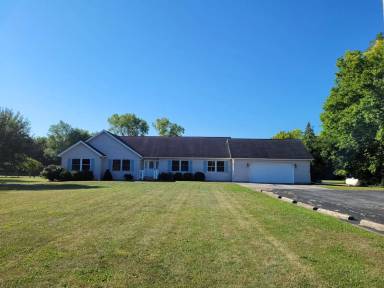 Main picture of 552 Center St
