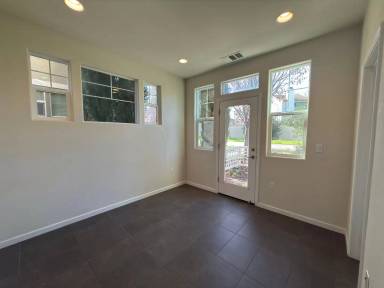 Main picture of 2761 Pismo Ter