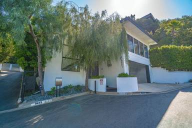 Main picture of 8641 Metz Pl