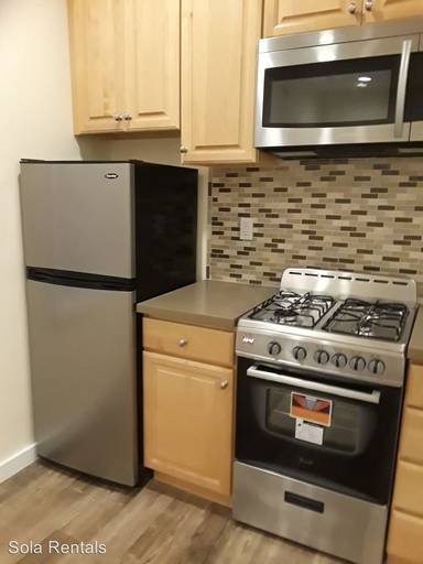 Main picture of 4001 W 104th St