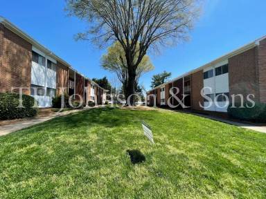 Main picture of 2001 S Main St