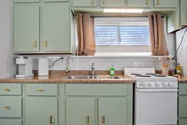 Main picture of 7321 Ideal Ave