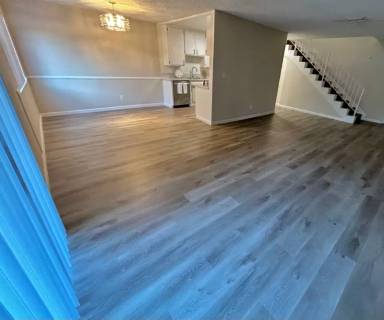 Main picture of Royal Oaks Apartments