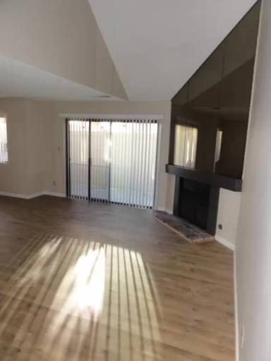 Main picture of 5577 Pioneer Blvd