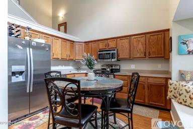 Main picture of 225 Crescent Hill Place - 206