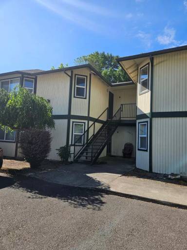 Main picture of 2876 State St