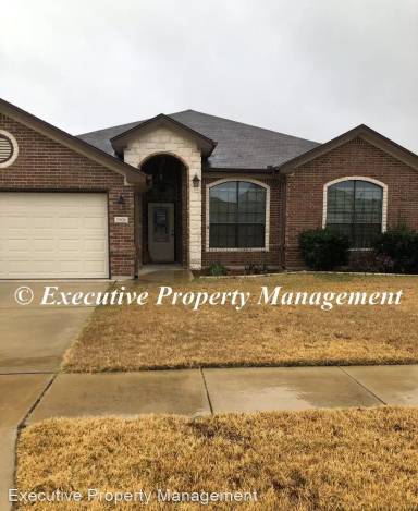Main picture of 2906 Traditions Dr