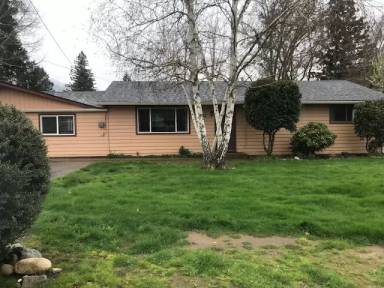 Main picture of 1429 SE Cherry Ln