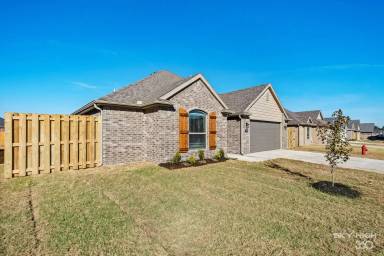 Main picture of 293 W Tyler Rd