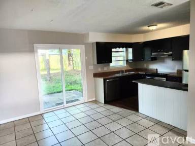 Main picture of 2519 Beech St