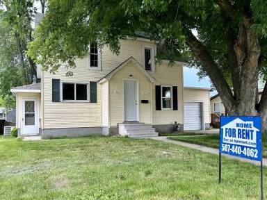 Main picture of 1800 4th Ave NW