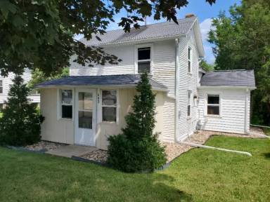 Main picture of 603 S Watertown St