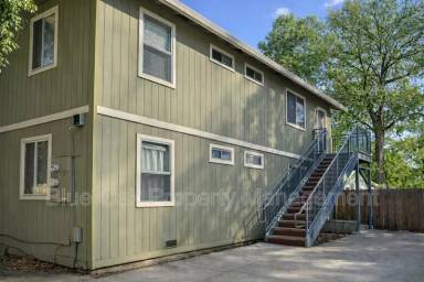 Main picture of 635 Ivy St