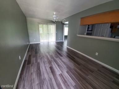 Main picture of Pine Hollow Apartments