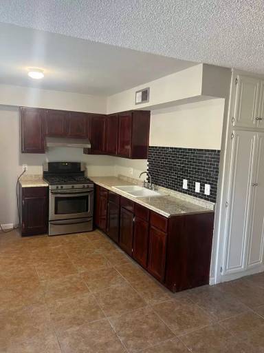 Main picture of 3503 Mercury St