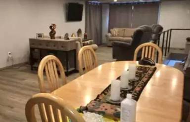 Main picture of 107 Elm St