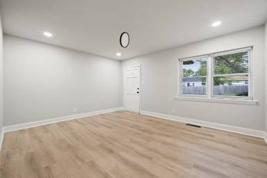 Main picture of 2640 Ringwood St