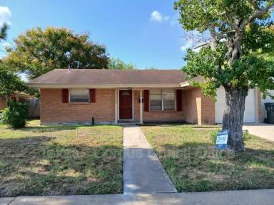 Main picture of 4713 S Shea Pkwy