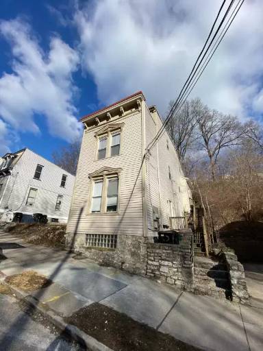 Main picture of 2214 Ravine St