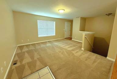 Main picture of 2611 Lynn Ln