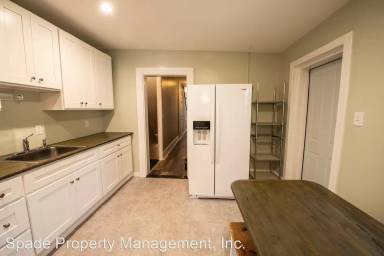 Main picture of 726 W Gordon St